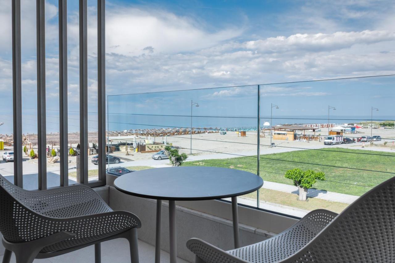Апарт отель Pantheon Sea View Неи-Пори Экстерьер фото